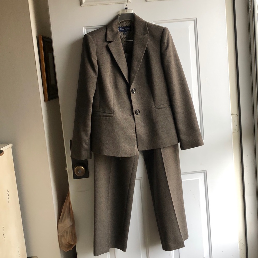 Pant suit